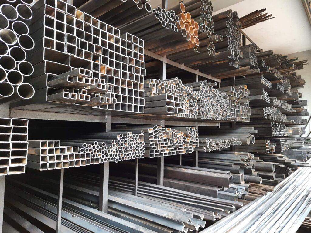 black-steel-vs-bright-dawn-steel